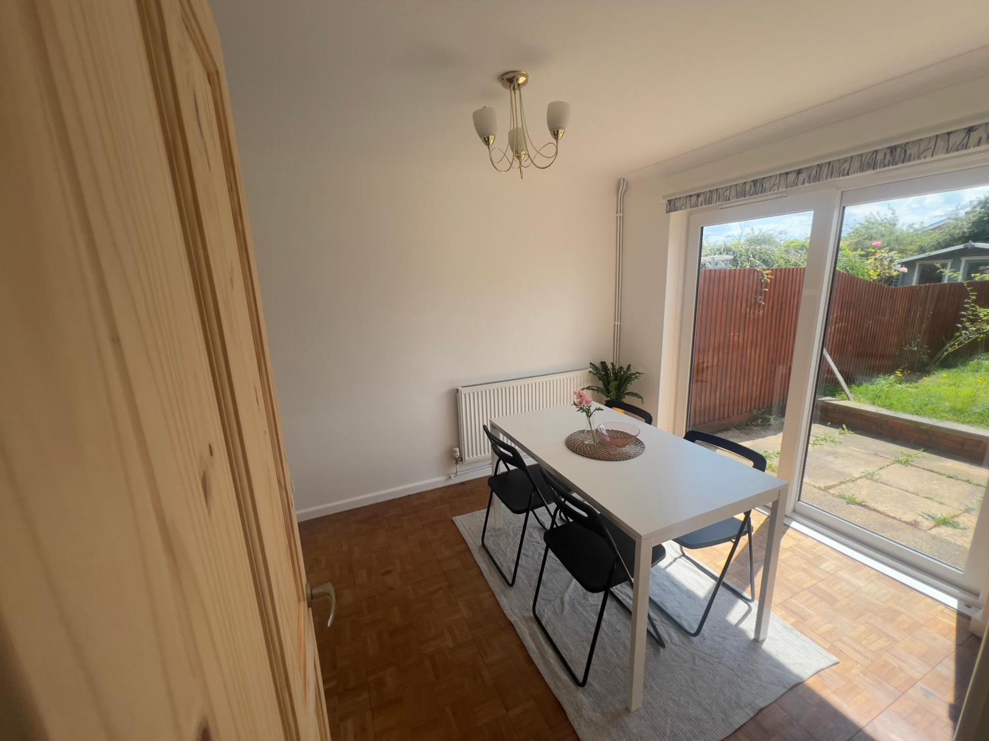 Charming 3-Bed House In Leighton Buzzard Villa ภายนอก รูปภาพ