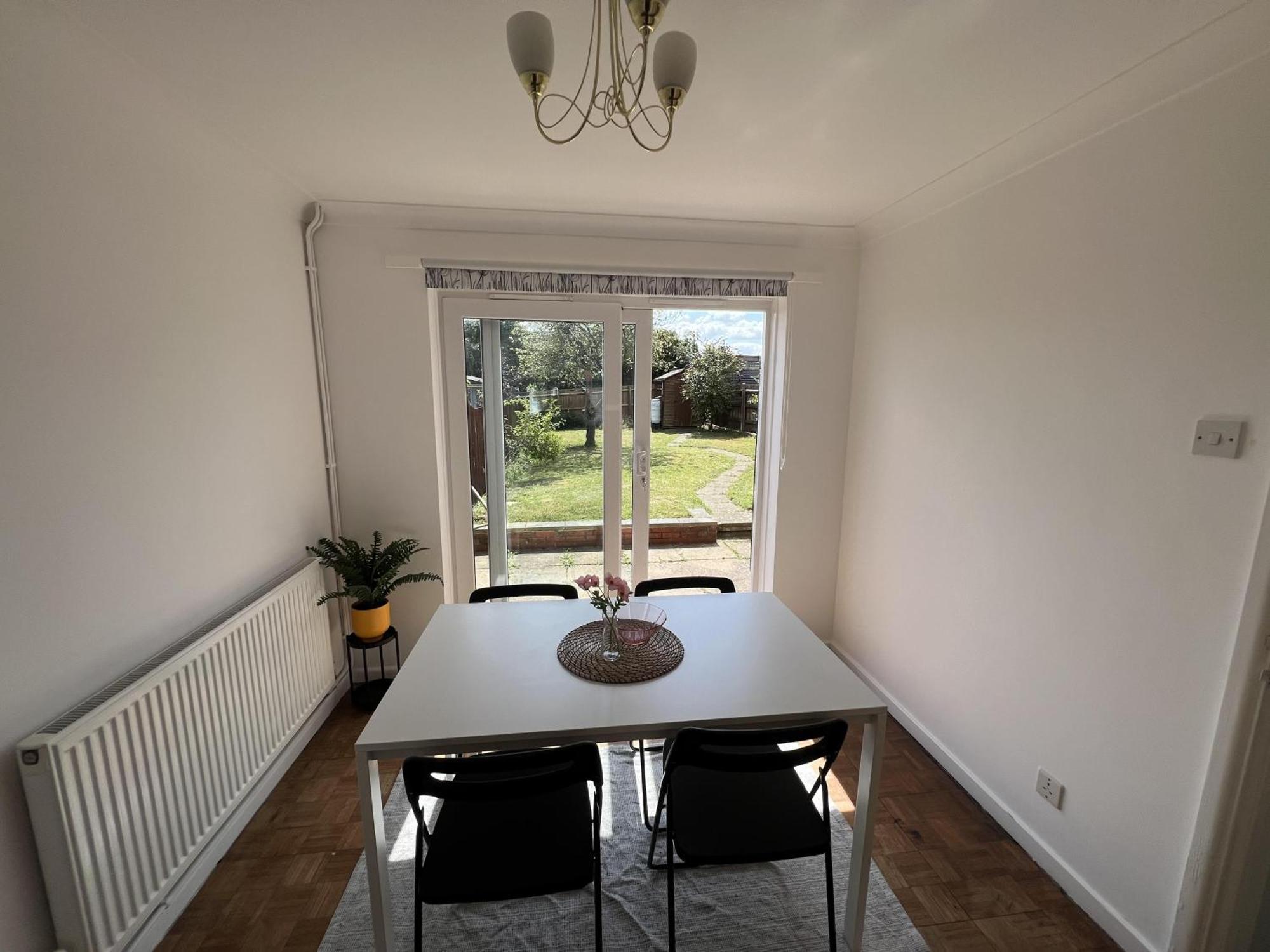 Charming 3-Bed House In Leighton Buzzard Villa ภายนอก รูปภาพ
